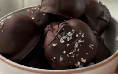Brownie Bowls Saludables y Virales… ¡Cubiertas en Chocolate Sin Azúcar!